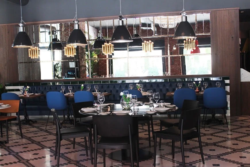 Solaya Restaurant & Lounge